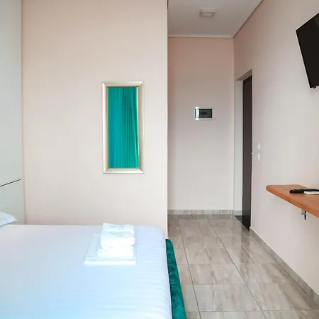 Hotel E Bardhe Butique *