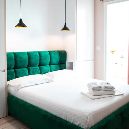 E Bardhe Butique Hotel Sarandë