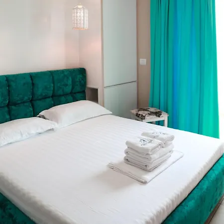 Hotel E Bardhe Butique Sarandë