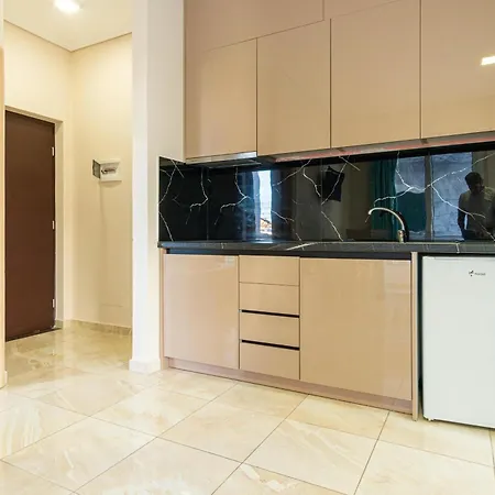 E Bardhe Hotel Sarandë