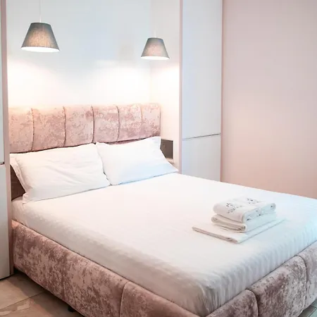 E Bardhe Butique * Sarande