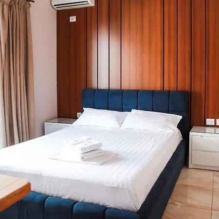 E Bardhe Butique Hotel