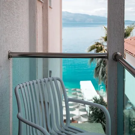Hotel E Bardhe