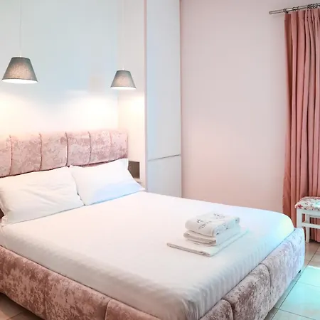 E Bardhe Butique Hotel *