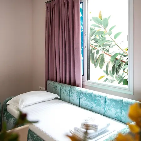 Hotel E Bardhe