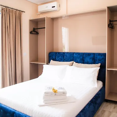 Hotel E Bardhe Butique *