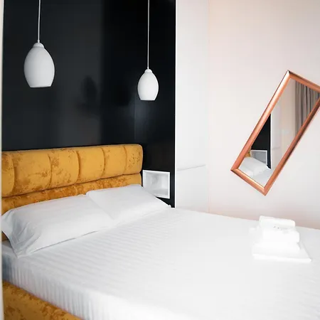 E Bardhe Butique Sarande