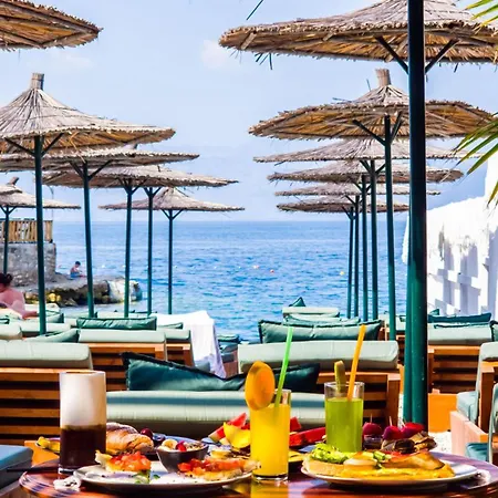 Hotel E Bardhe Butique *