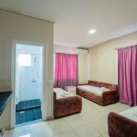 E Bardhe Butique * Sarande