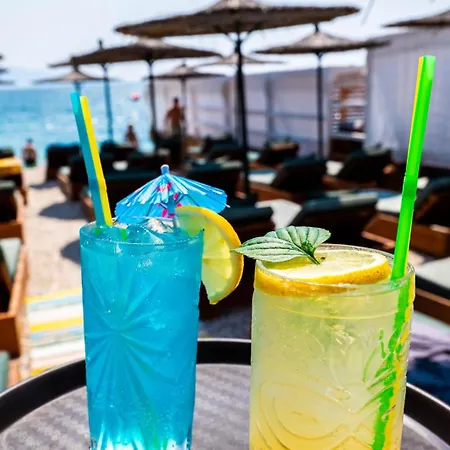 E Bardhe Butique Hotel *
