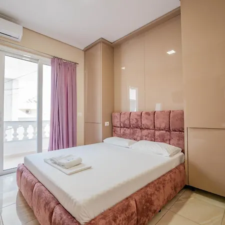 Hotel E Bardhe Butique Sarandë