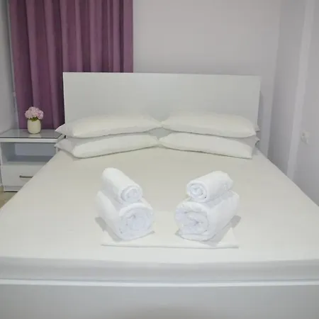 Hotel E Bardhe Butique Sarande